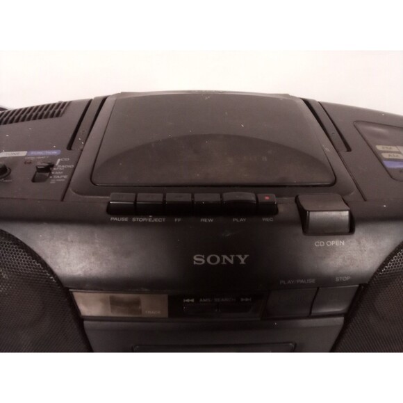 Sony Gfd 82 Boombox/Cd/Cassette Tested And Works Broken Antenna Used Condition - Picture 12 of 16